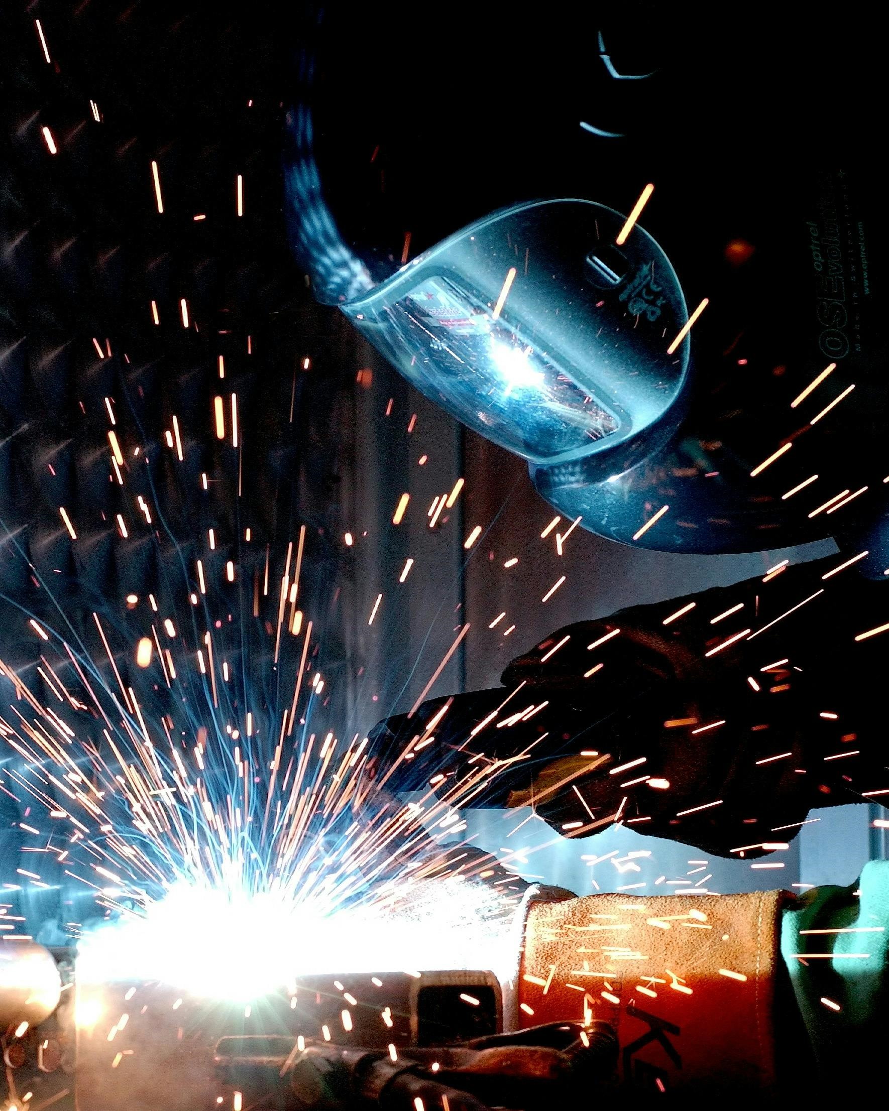 Robotic and Manual Welding